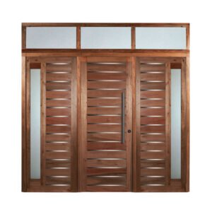 Portón de 3 cuerpos moderno con apliques y portada superior no adosada